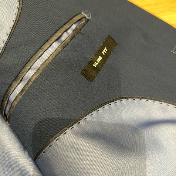 Men’s dark blue suit - Picture 3 of 10